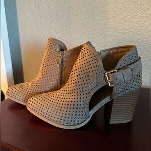 NWOT Tan Booties with side zipper